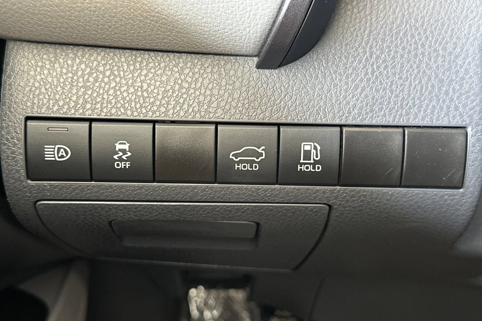Used 2024 Toyota Camry LE w/ Convenience Package FWD image 31