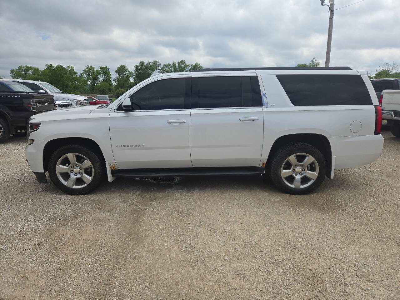 Used 2016 Chevrolet Suburban LT AWD/4WD image 5
