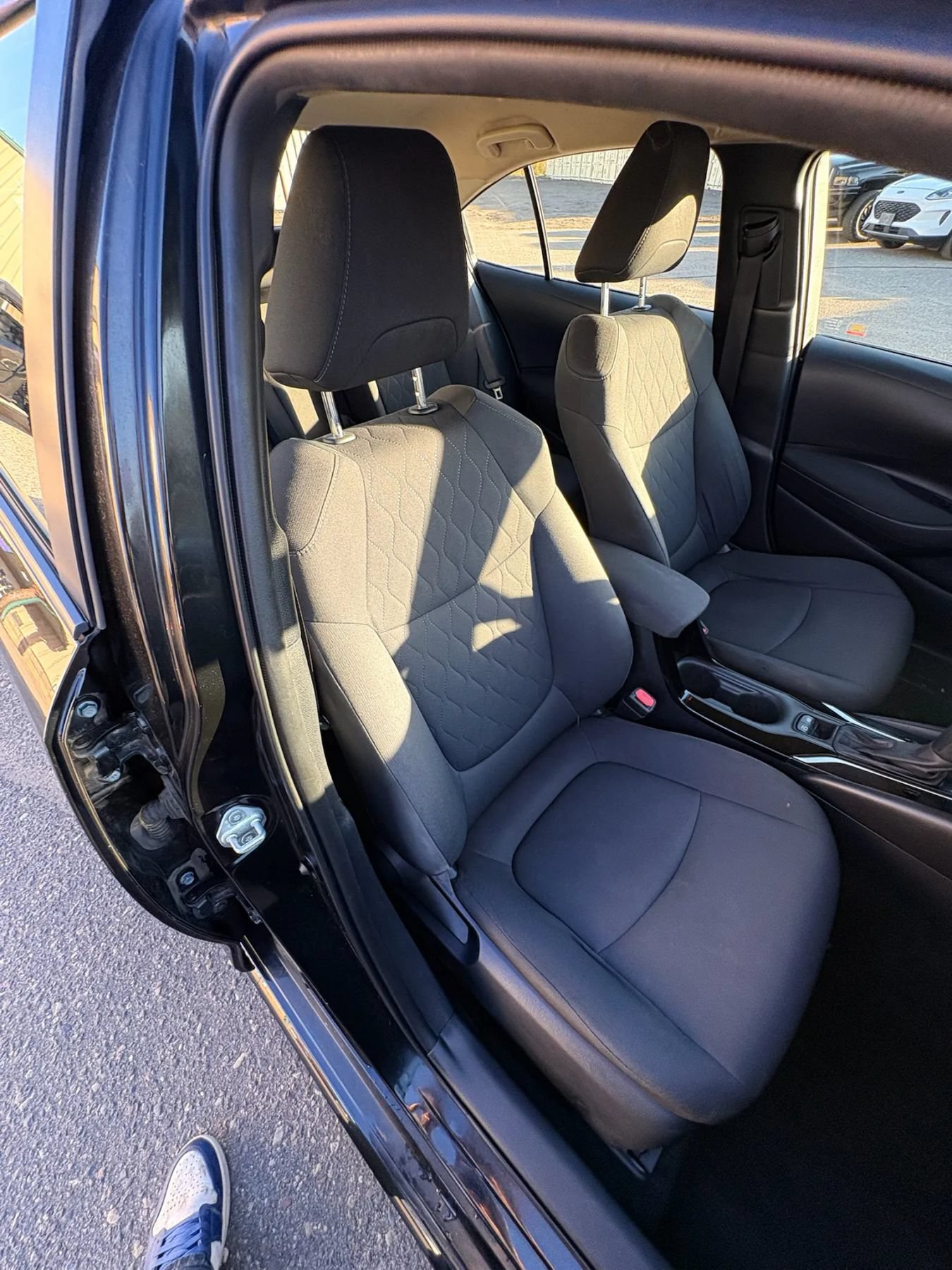Used 2020 Toyota Corolla LE FWD image 26