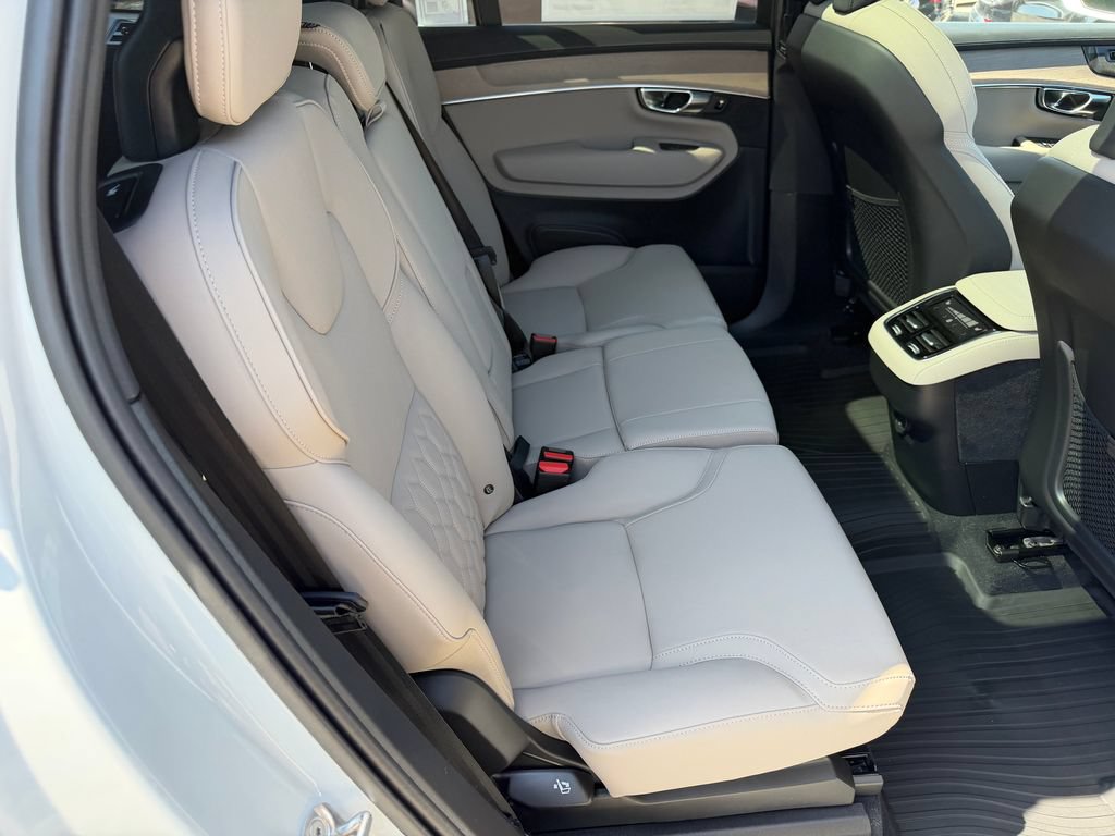 New 2026 Volvo XC90 B6 Plus w/ Protection Package Premier AWD/4WD image 10