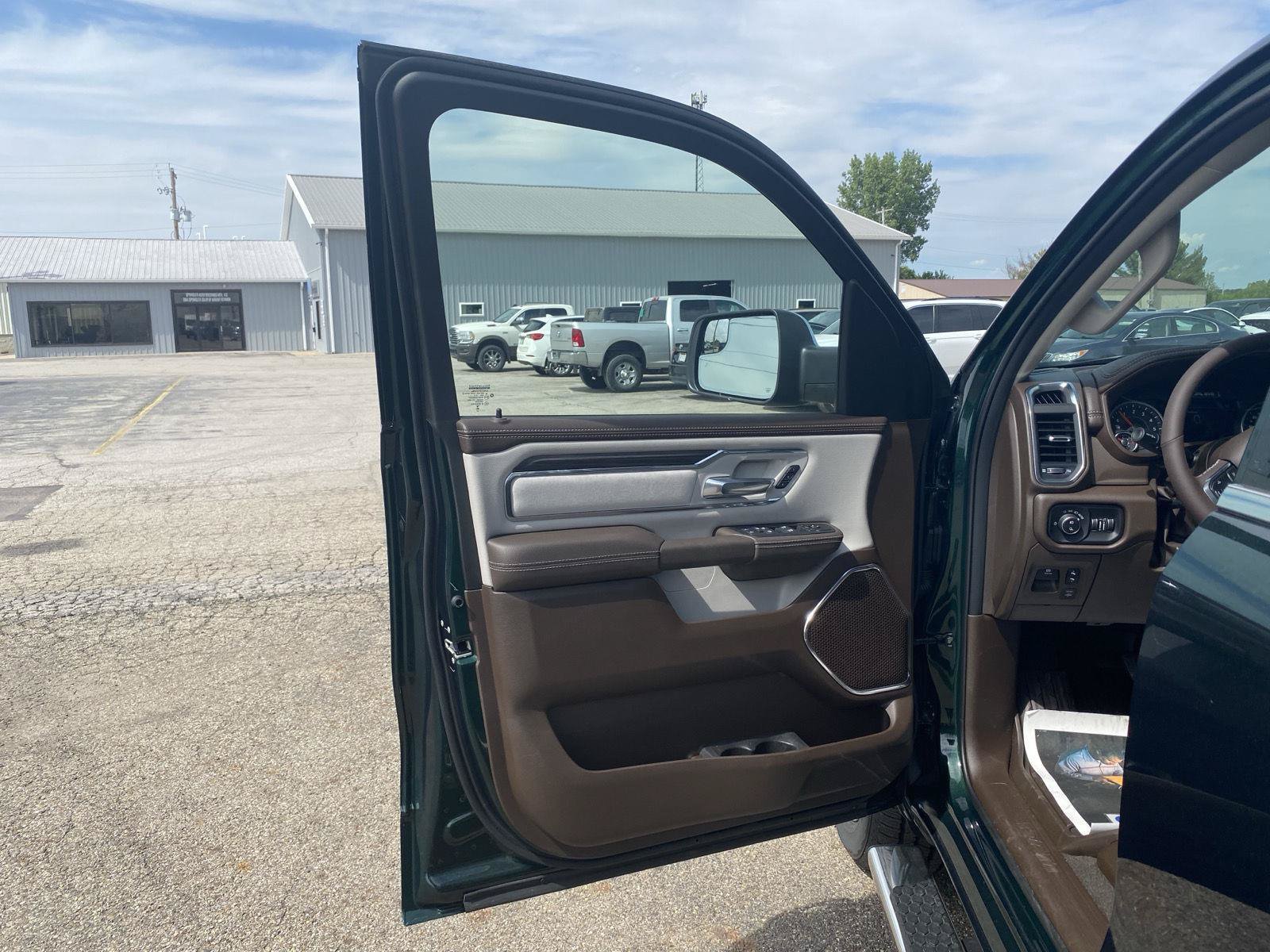 New 2026 RAM 1500 Laramie w/ Chrome Appearance Group AWD/4WD image 11