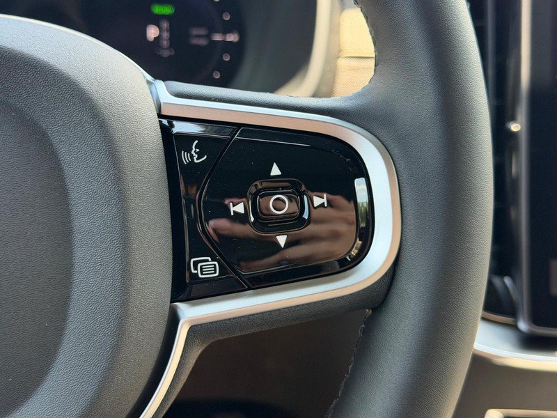New 2026 Volvo XC90 T8 Plus w/ Protection Package AWD/4WD image 13