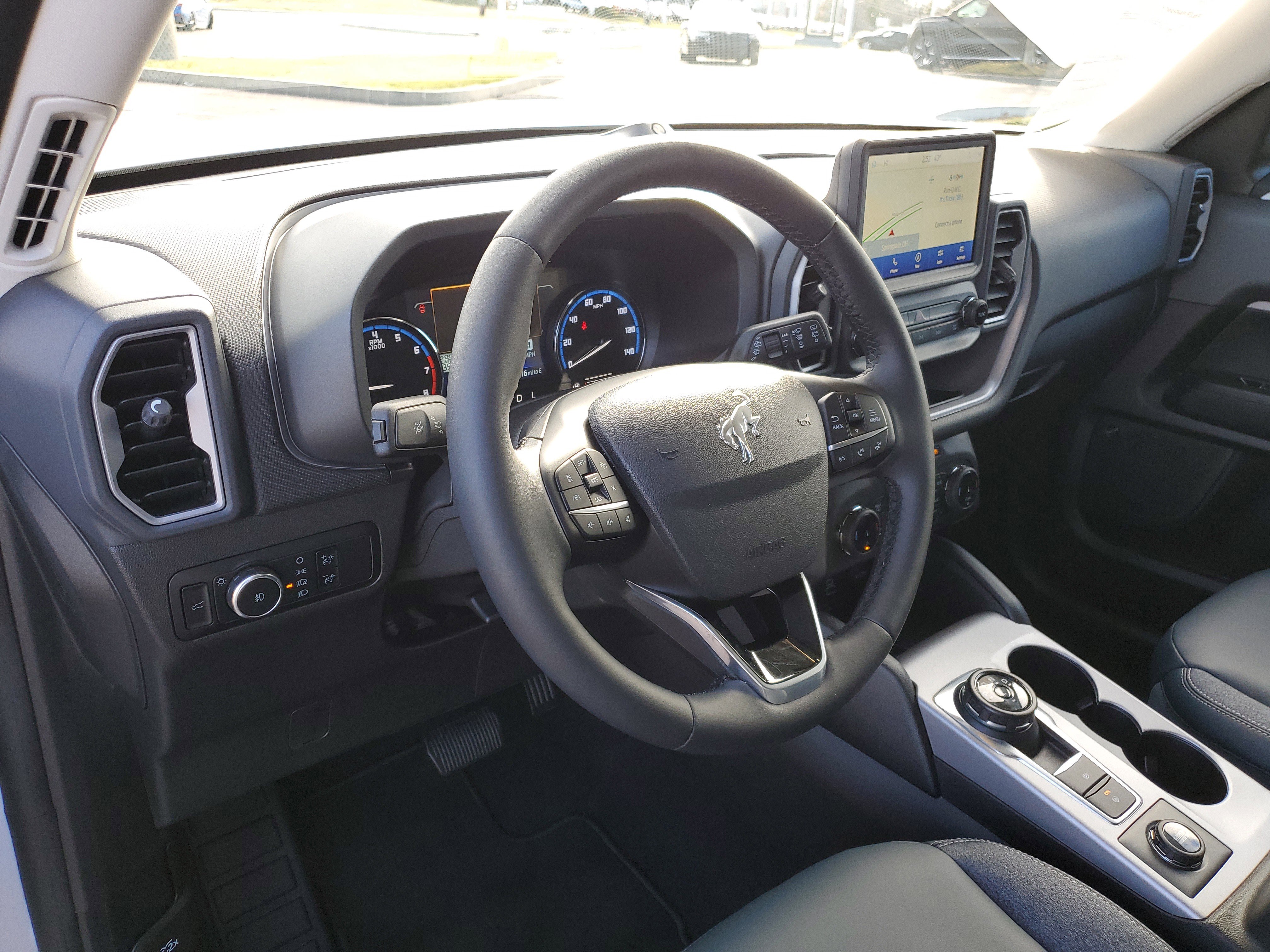 Used 2024 Ford Bronco Sport Outer Banks w/ Tech Package image 18