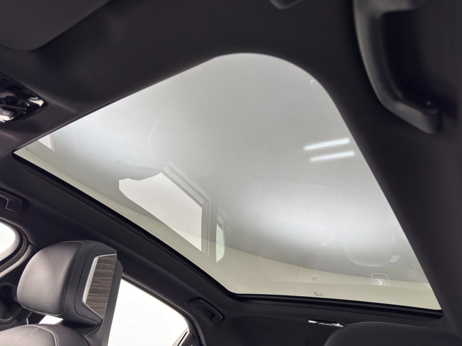 Used 2024 BMW i7 eDrive50 w/ M Sport Package image 12