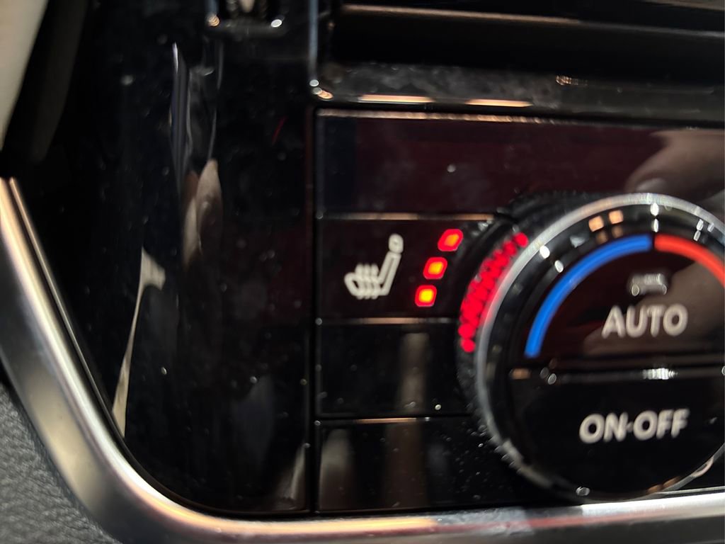 Used 2023 Nissan Rogue SL w/ SL Premium Package image 34