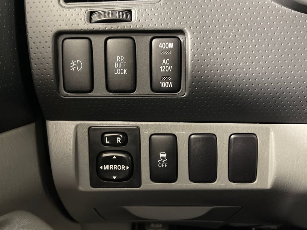 Used 2015 Toyota Tacoma PreRunner w/ TRD Off-Road Package RWD image 28