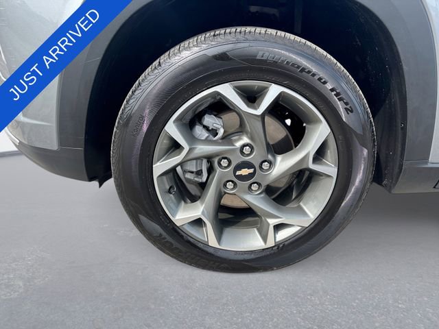 Used 2025 Chevrolet Trax LT w/ LT Convenience Package FWD image 10