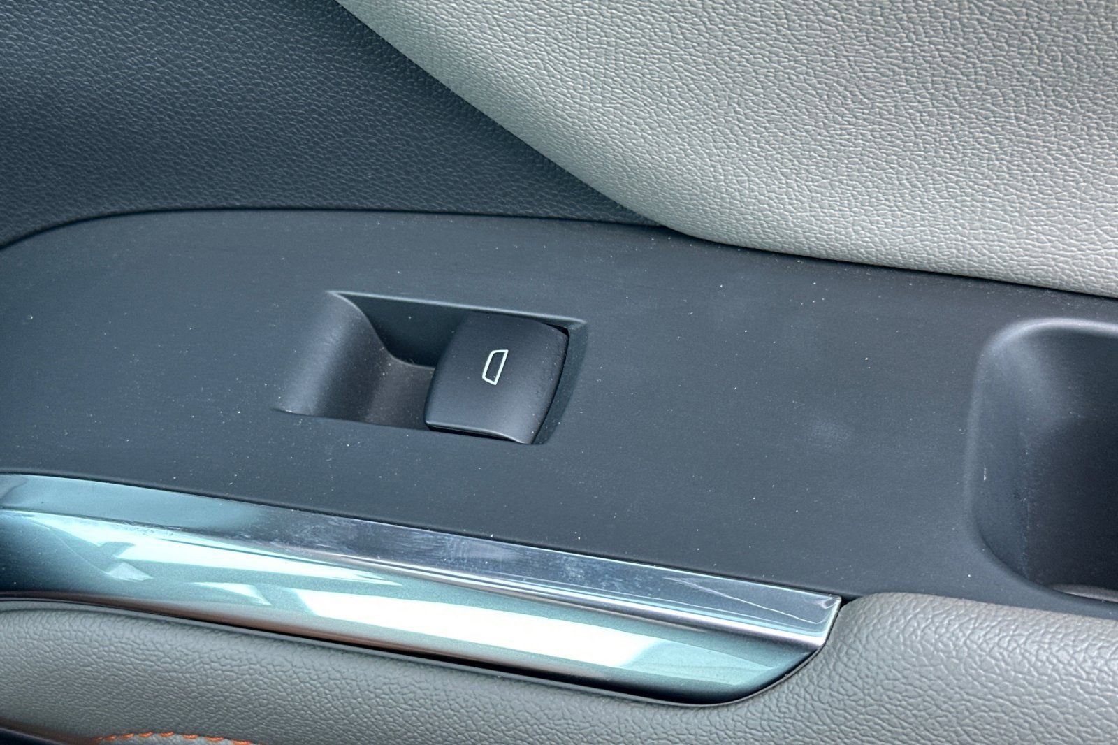 Used 2025 Chevrolet Traverse LT AWD/4WD image 21