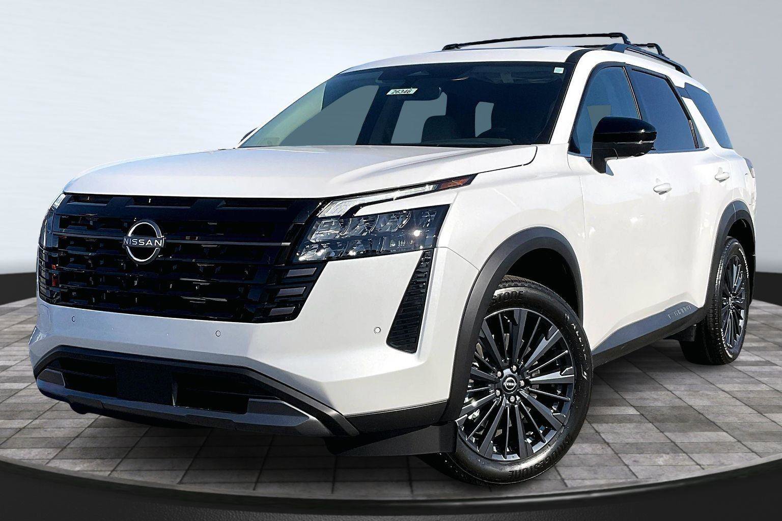 New 2026 Nissan Pathfinder SL image 2