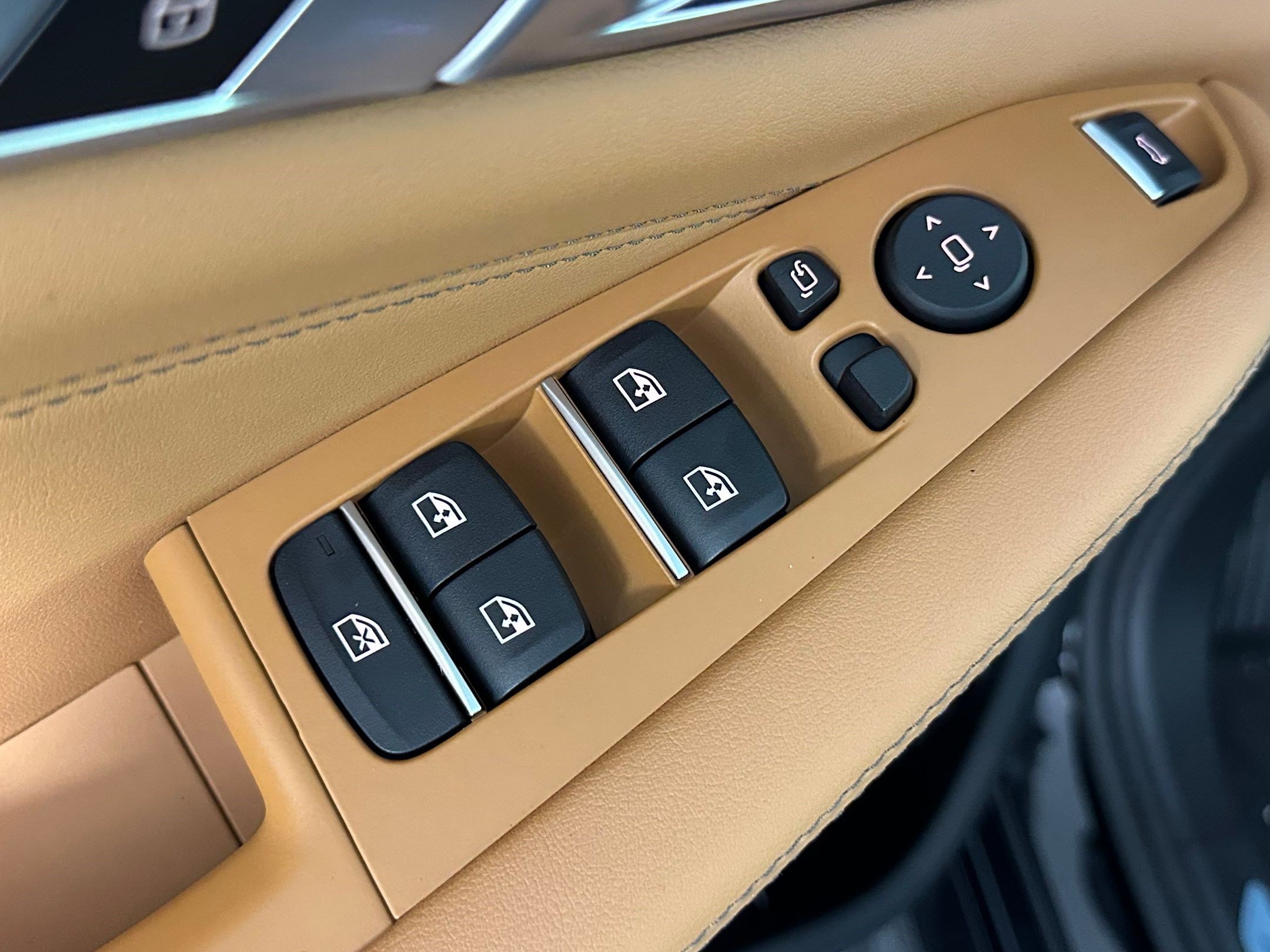 New 2026 BMW X5 xDrive50e w/ Executive Package image 21