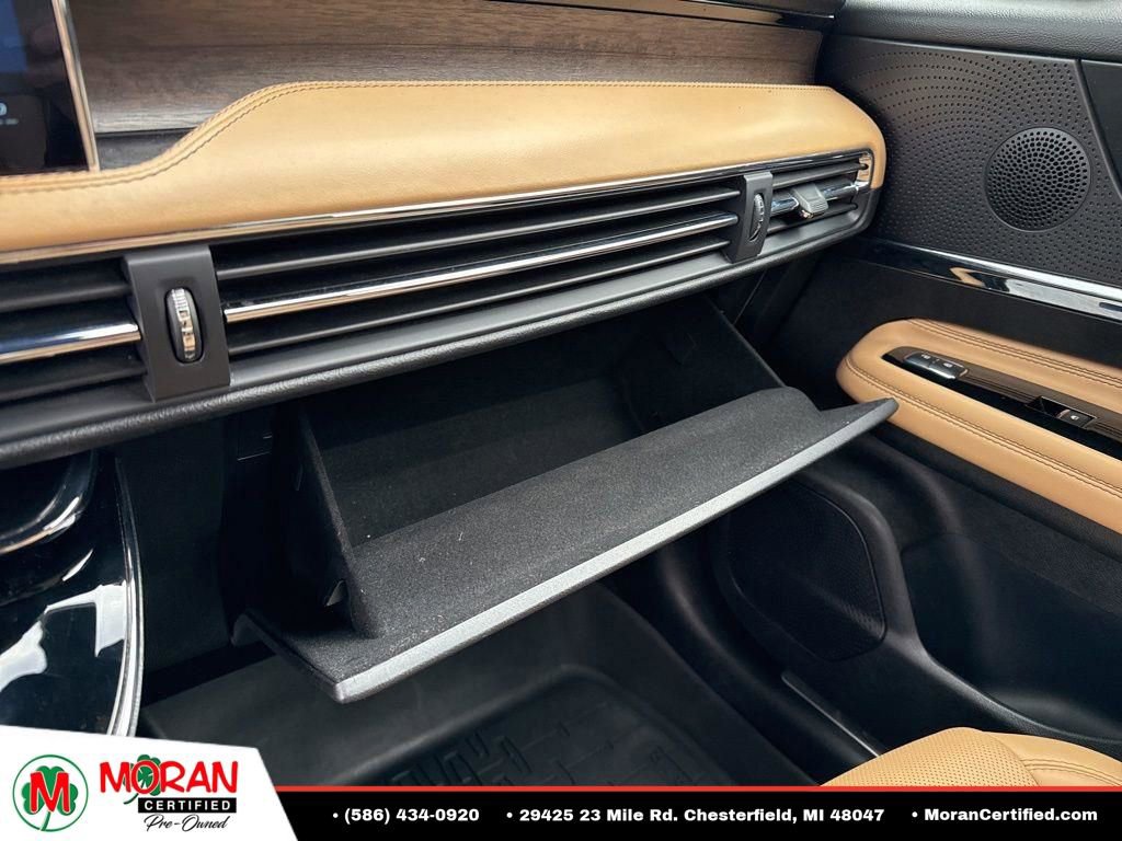 Used 2023 Lincoln Corsair Reserve AWD/4WD image 21