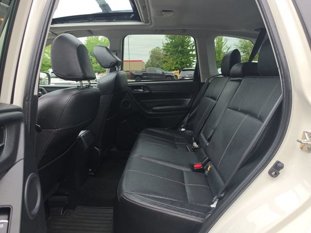 Used 2018 Subaru Forester 2.5i Touring AWD/4WD image 10