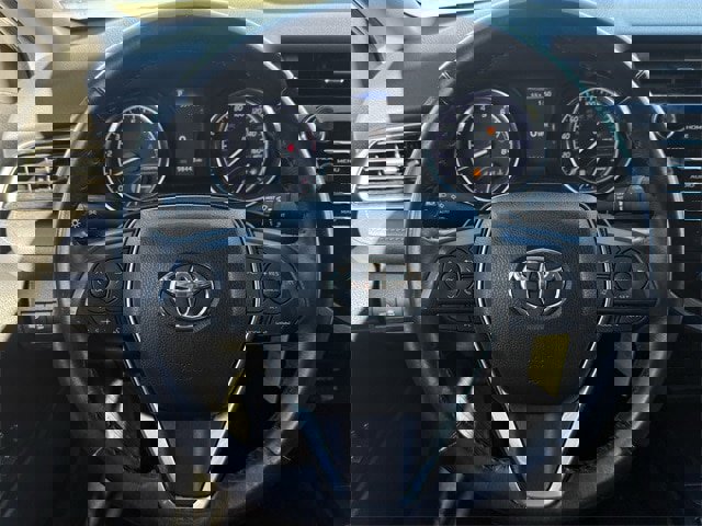 Used 2020 Toyota Camry SE image 12