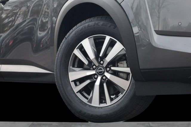Certified 2025 Nissan Pathfinder SL AWD/4WD image 3