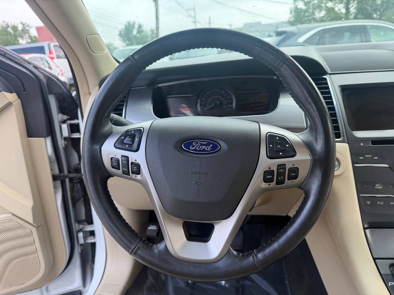 Used 2014 Ford Taurus SEL AWD/4WD image 26