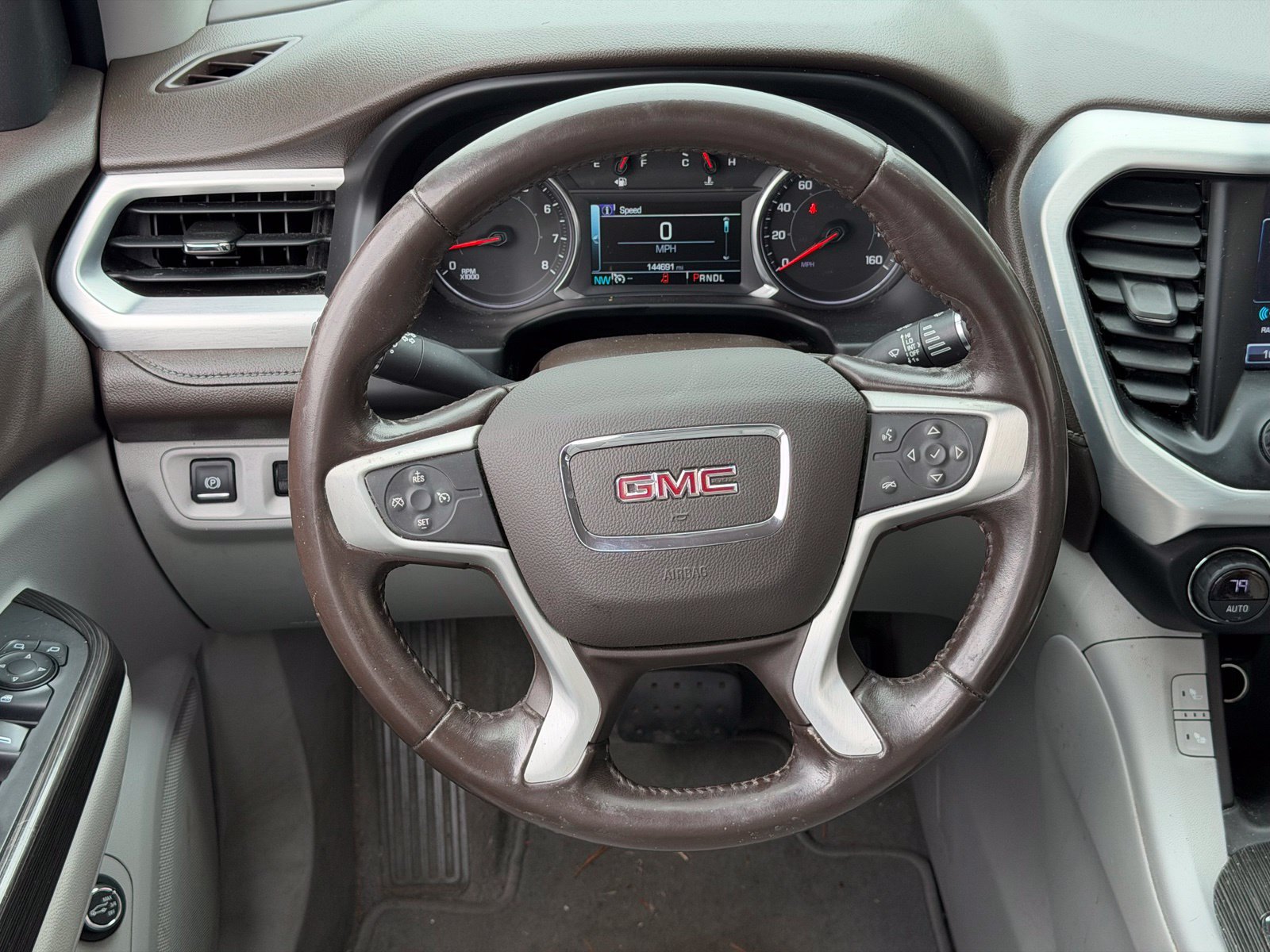 Used 2018 GMC Acadia SLT AWD/4WD image 7