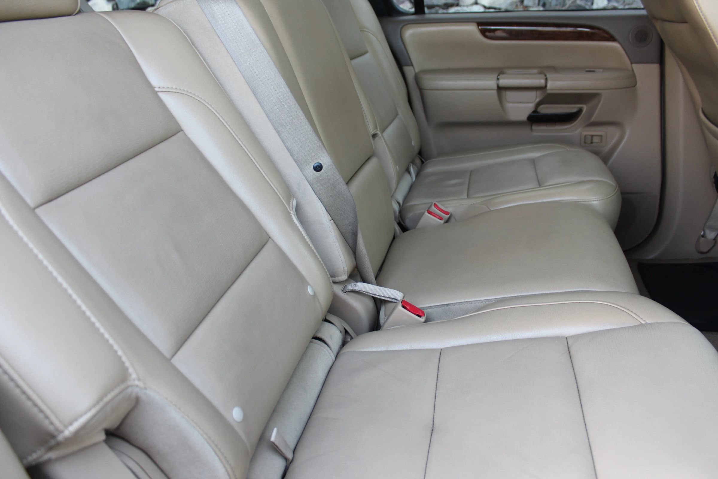 Used 2014 Nissan Armada Platinum image 16