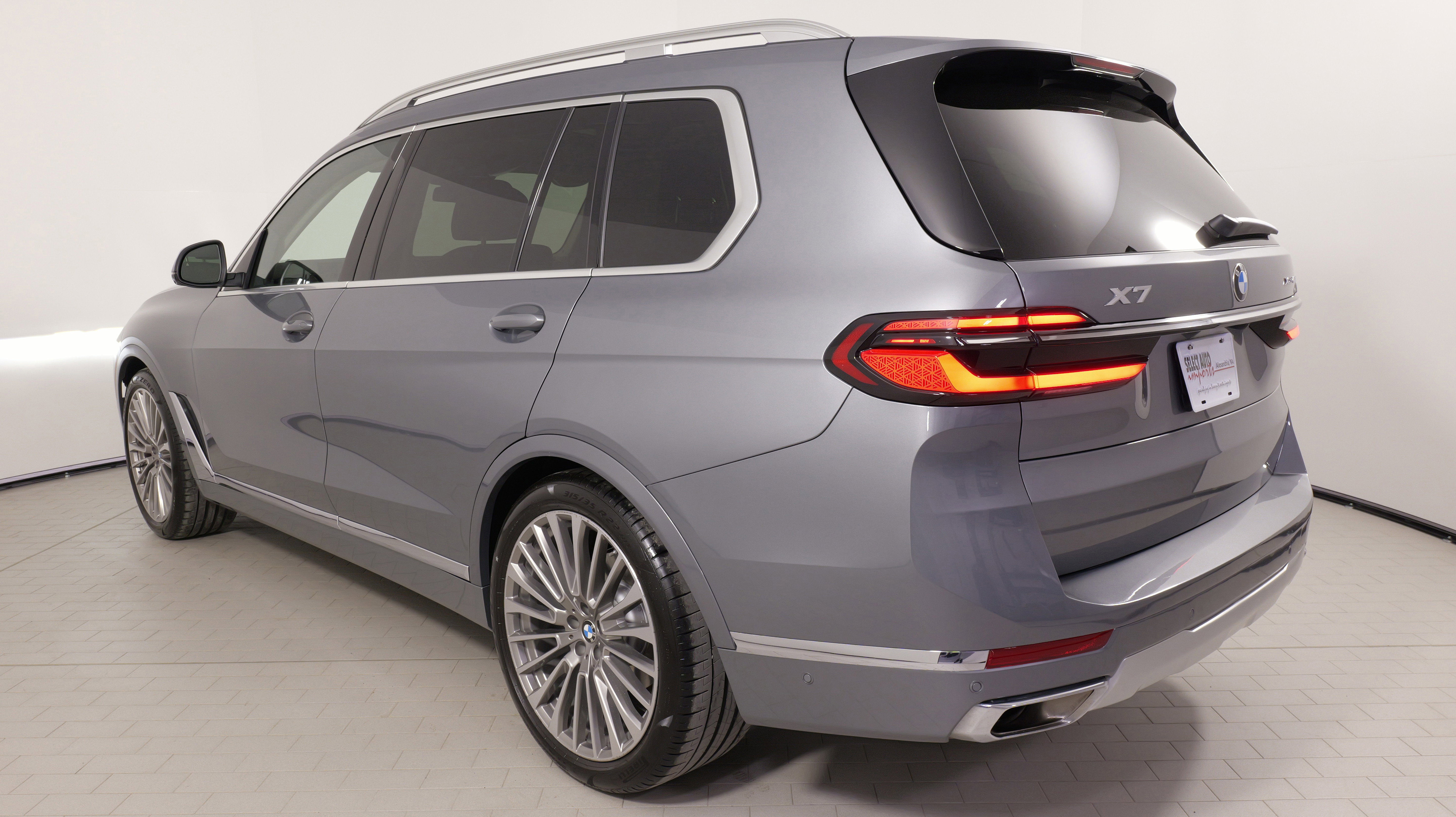 Used 2023 BMW X7 xDrive40i image 15