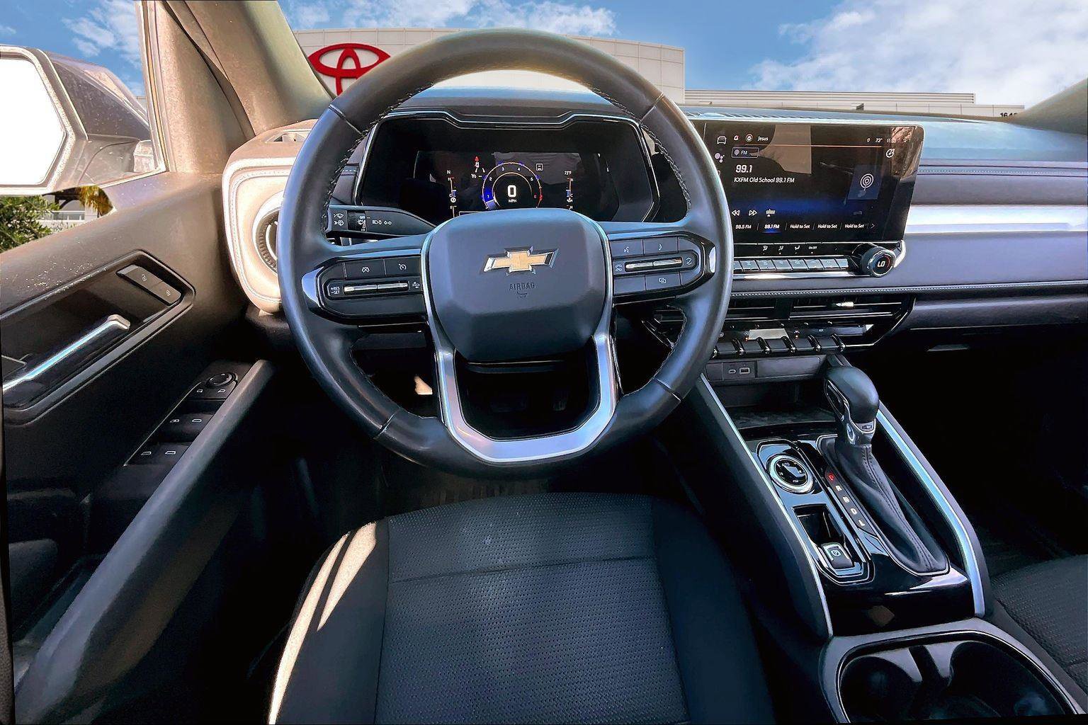 Used 2023 Chevrolet Colorado LT w/ LT Convenience Package image 5