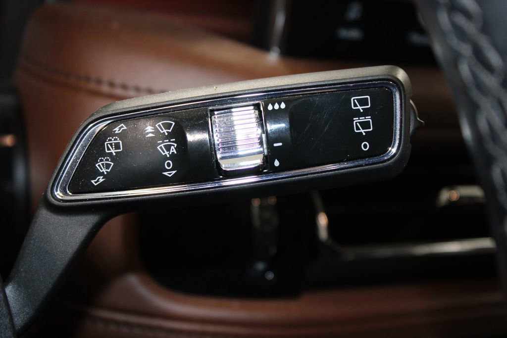 Used 2022 Lincoln Nautilus Reserve w/ Equipment Group 201A image 27