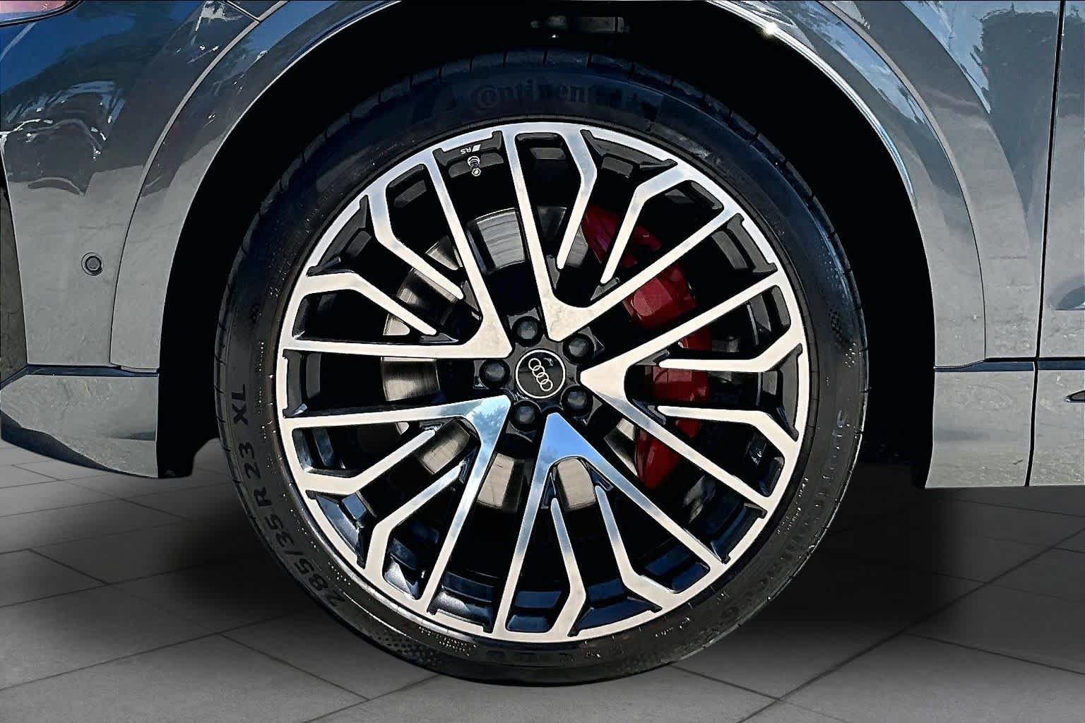 Used 2024 Audi SQ8 Prestige AWD/4WD image 11