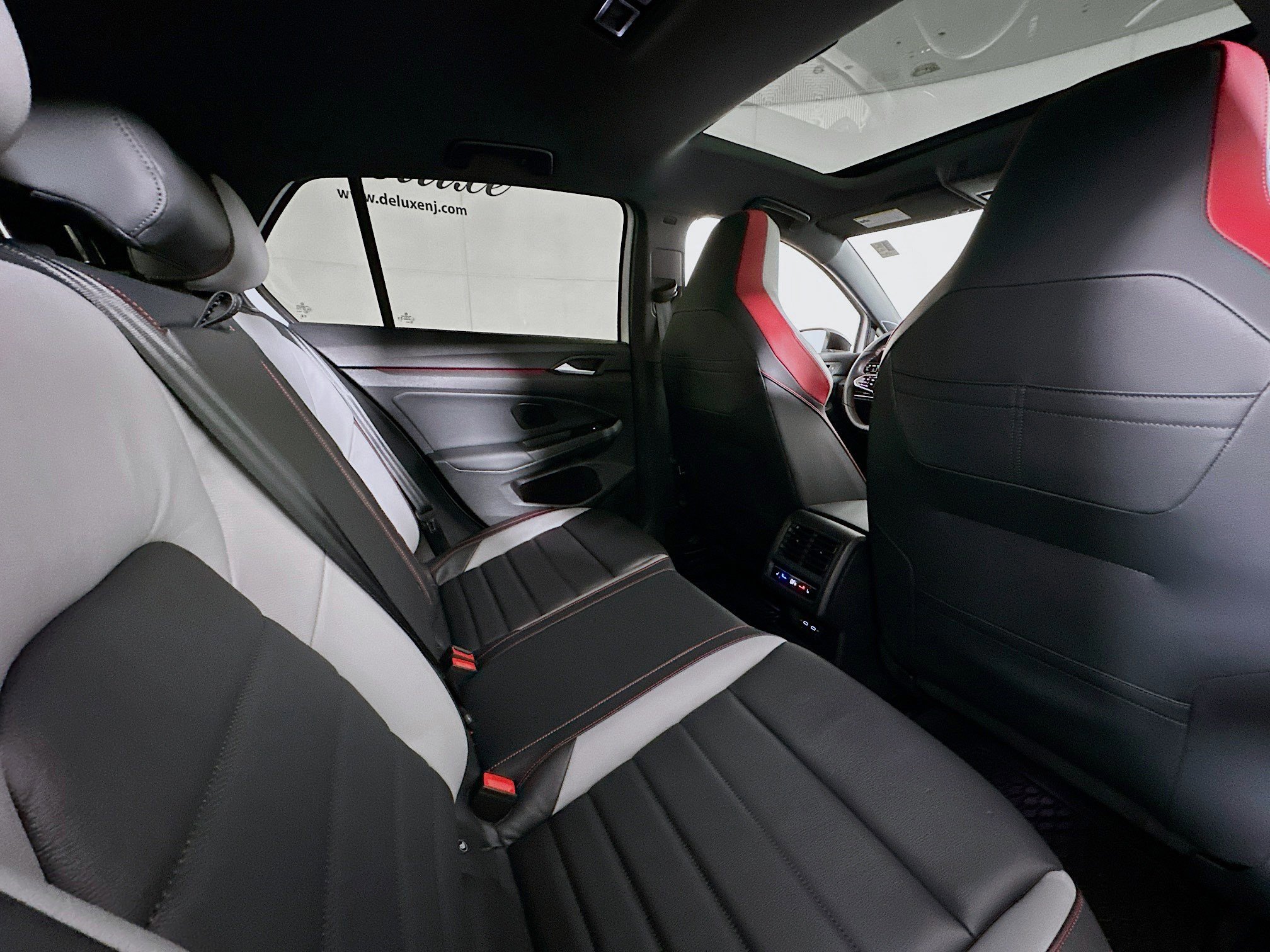 Used 2024 Volkswagen GTI Autobahn image 28