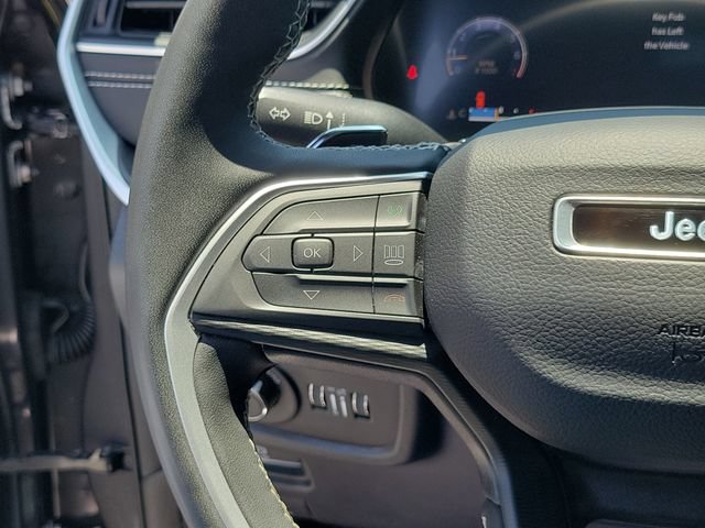 Used 2024 Jeep Grand Cherokee Altitude RWD image 25