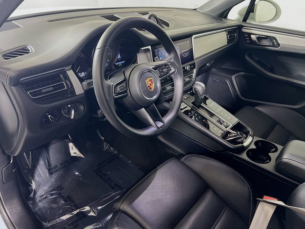 Used 2024 Porsche Macan GTS AWD/4WD image 9