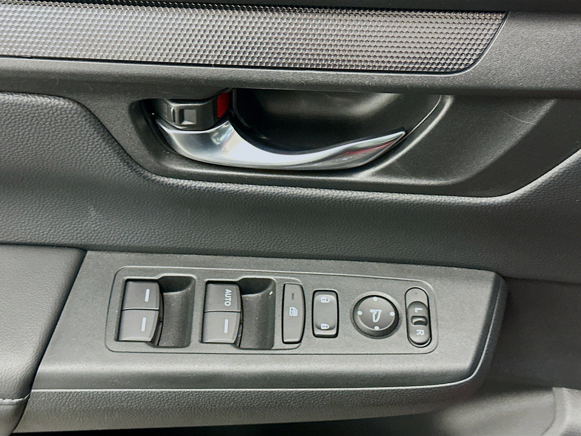 Used 2023 Honda CR-V LX image 15