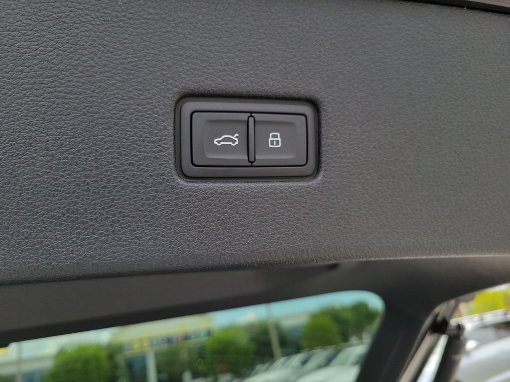 New 2026 Audi SQ8 Prestige AWD/4WD image 30