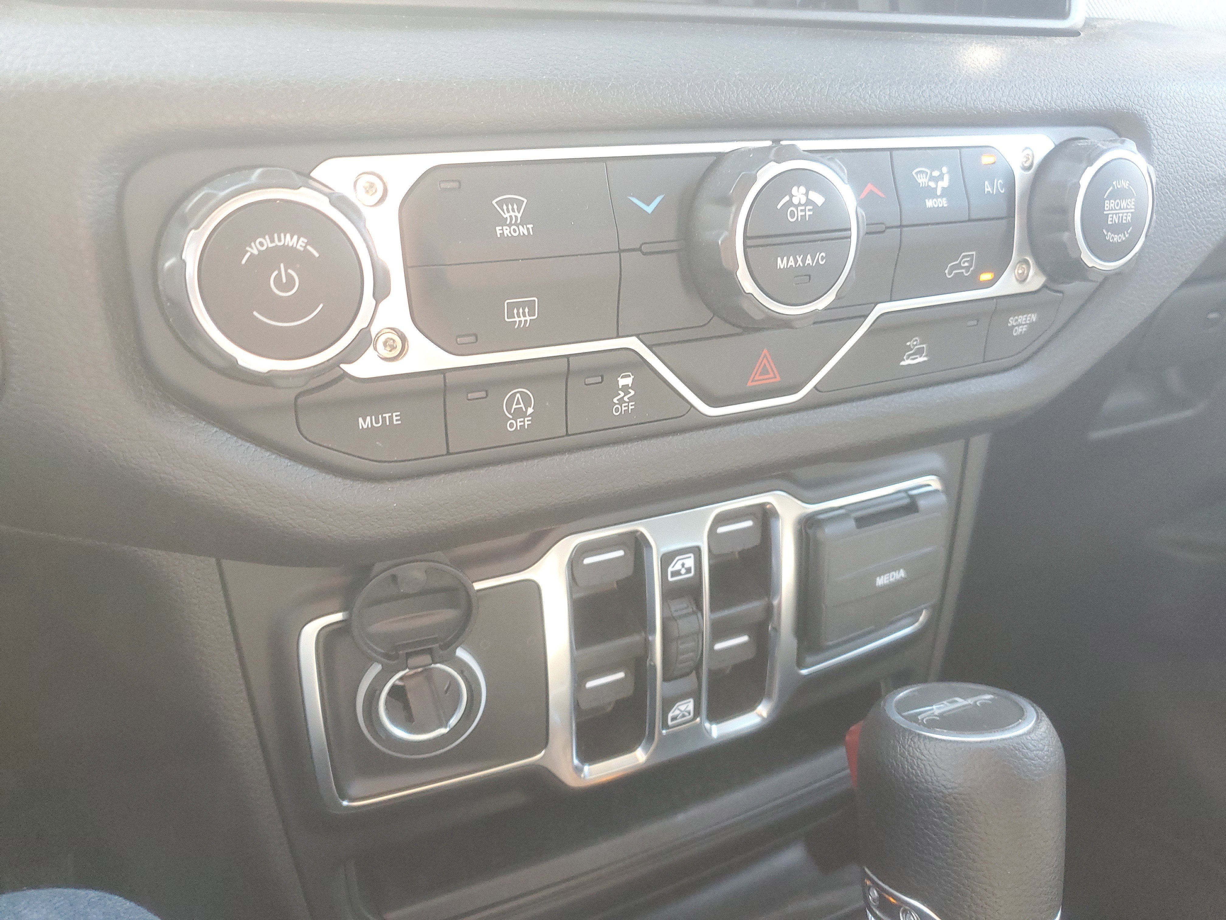 Used 2025 Jeep Gladiator Sport AWD/4WD image 38