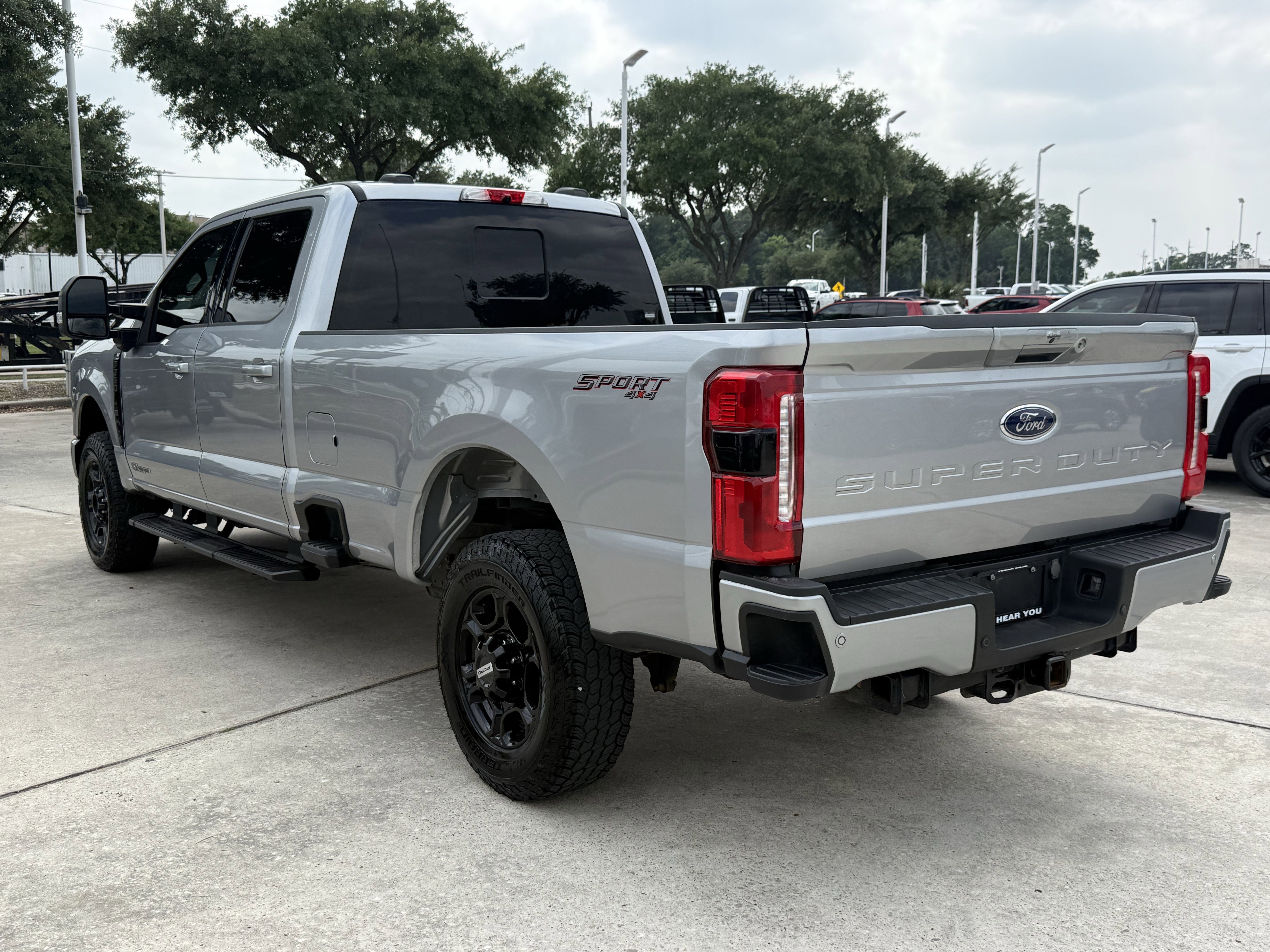 Used 2023 Ford F350 XLT w/ XLT Premium Package AWD/4WD image 7