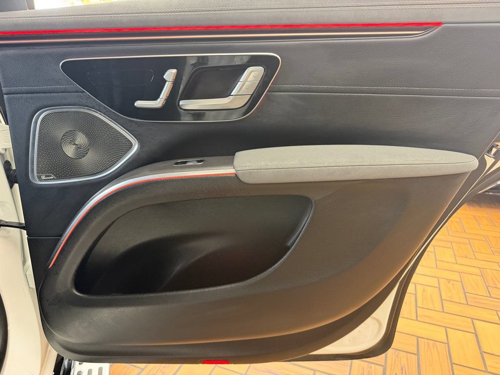 Used 2023 Mercedes-Benz EQS 580 4MATIC SUV image 21
