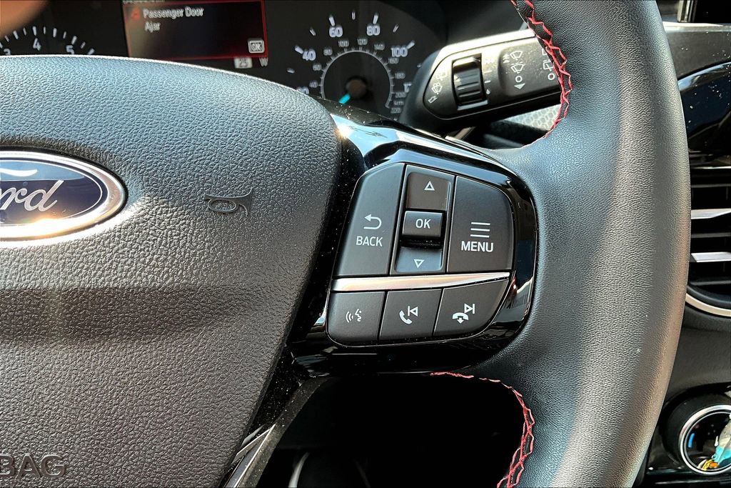 Used 2022 Ford Escape SEL w/ SEL Stealth AWD Package image 29