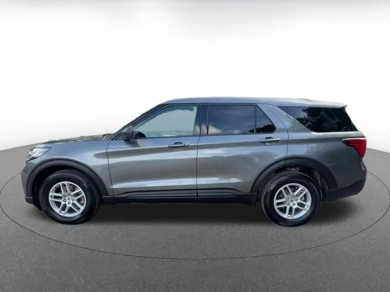 Used 2026 Ford Explorer Active AWD/4WD image 8