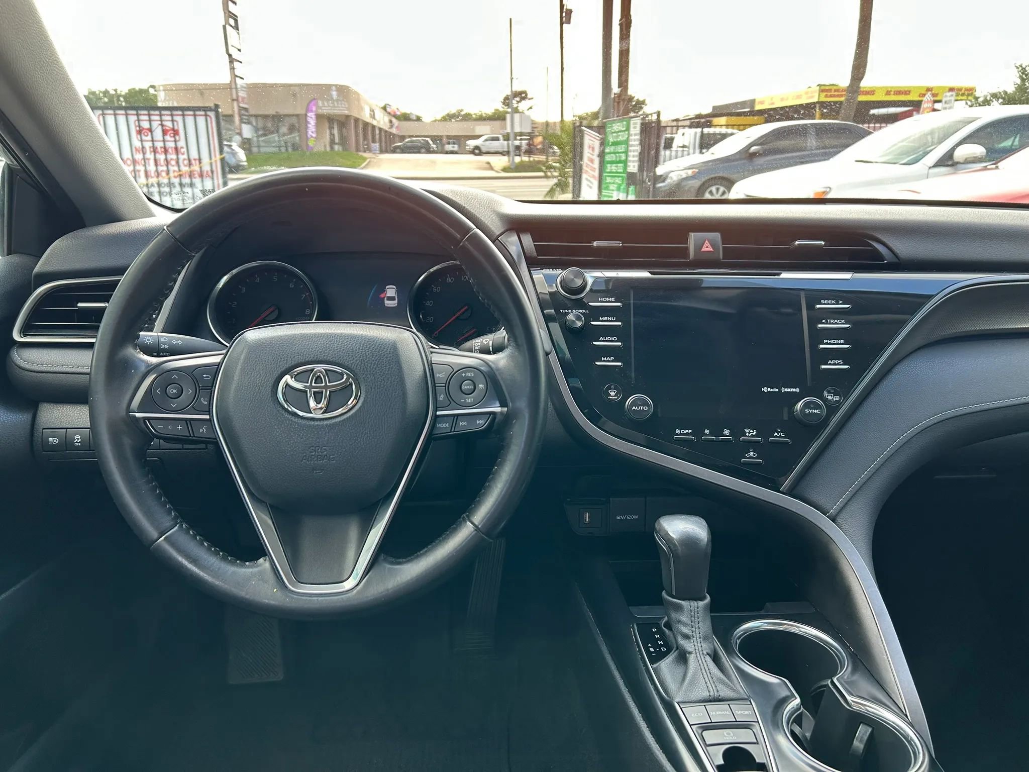 Used 2020 Toyota Camry XSE FWD image 18