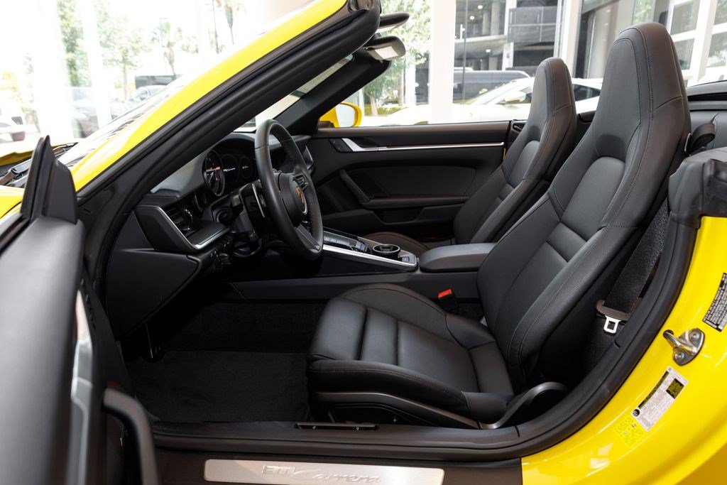 Used 2022 Porsche 911 Carrera RWD image 19