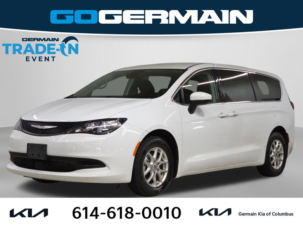 Used 2023 Chrysler Voyager LX image 1