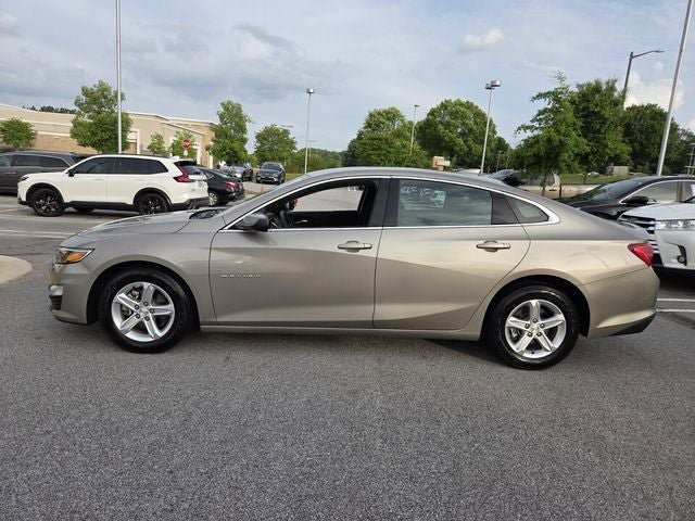 Used 2024 Chevrolet Malibu LT FWD image 2