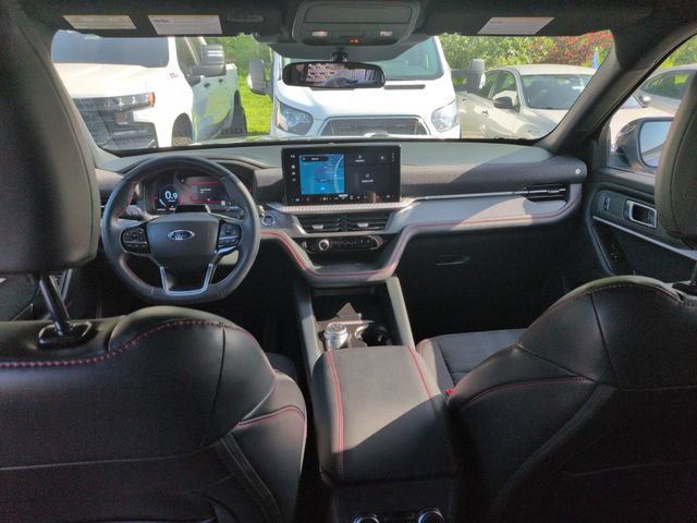 Certified 2025 Ford Explorer ST-Line AWD/4WD image 25