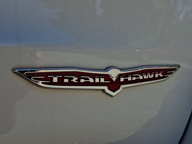 Used 2018 Jeep Grand Cherokee Trailhawk AWD/4WD image 35