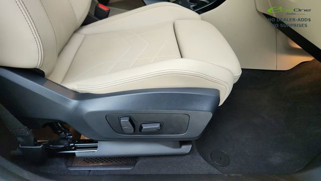 Used 2025 BMW X2 xDrive28i AWD/4WD image 24