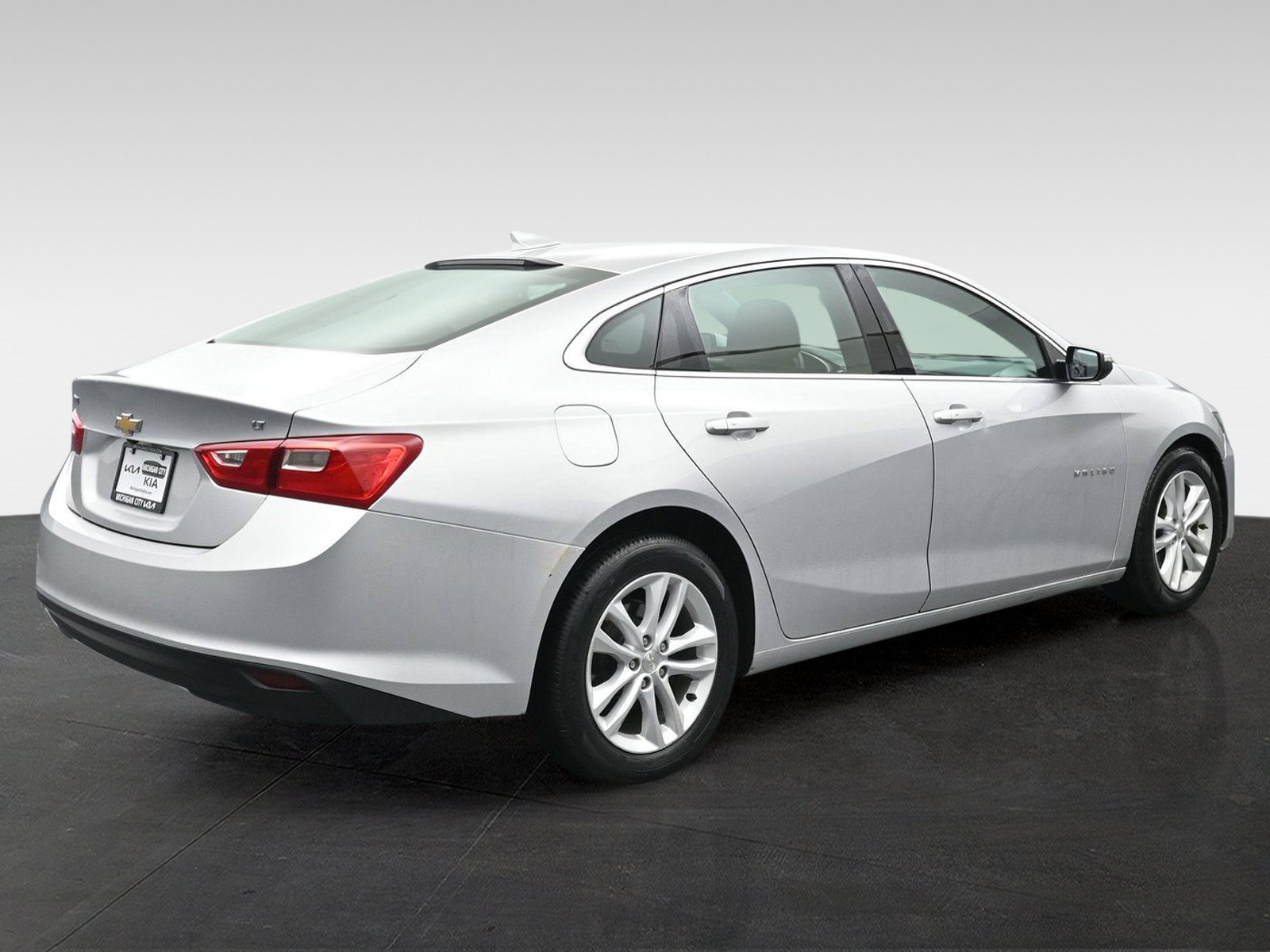 Used 2018 Chevrolet Malibu LT FWD image 8