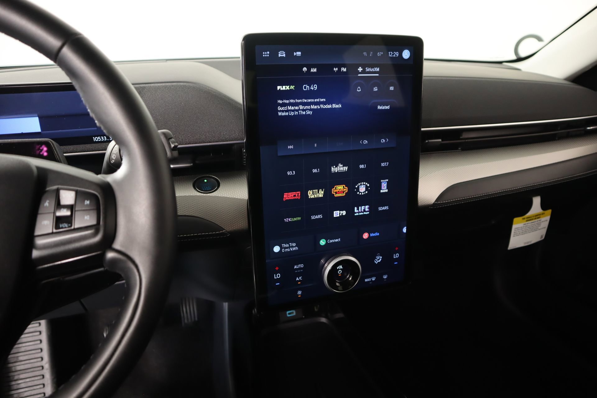 Used 2023 Ford Mustang Mach-E Select image 5