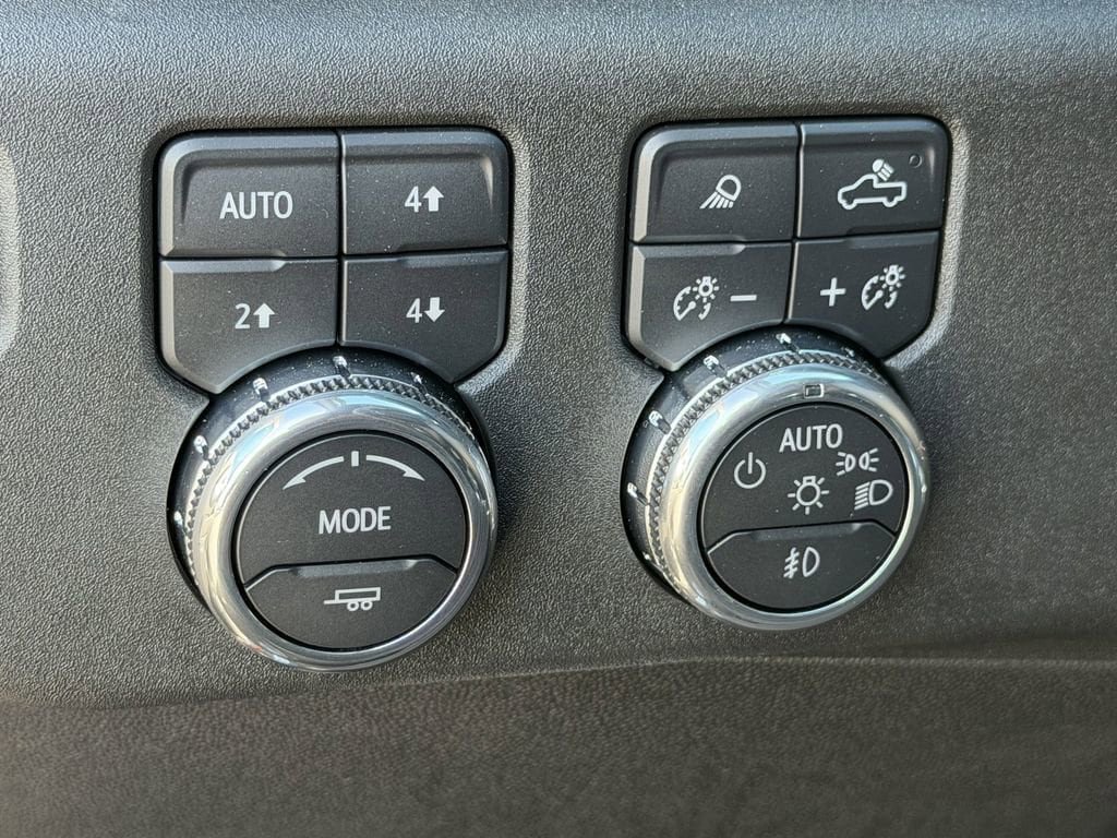 New 2026 GMC Sierra 2500 SLT w/ SLT Premium Package AWD/4WD image 25