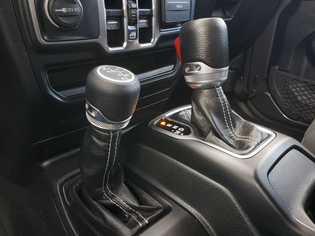 Used 2023 Jeep Wrangler Unlimited Sahara AWD/4WD image 21