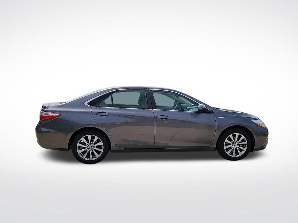 Used 2016 Toyota Camry XLE w/ Moonroof Package FWD image 5