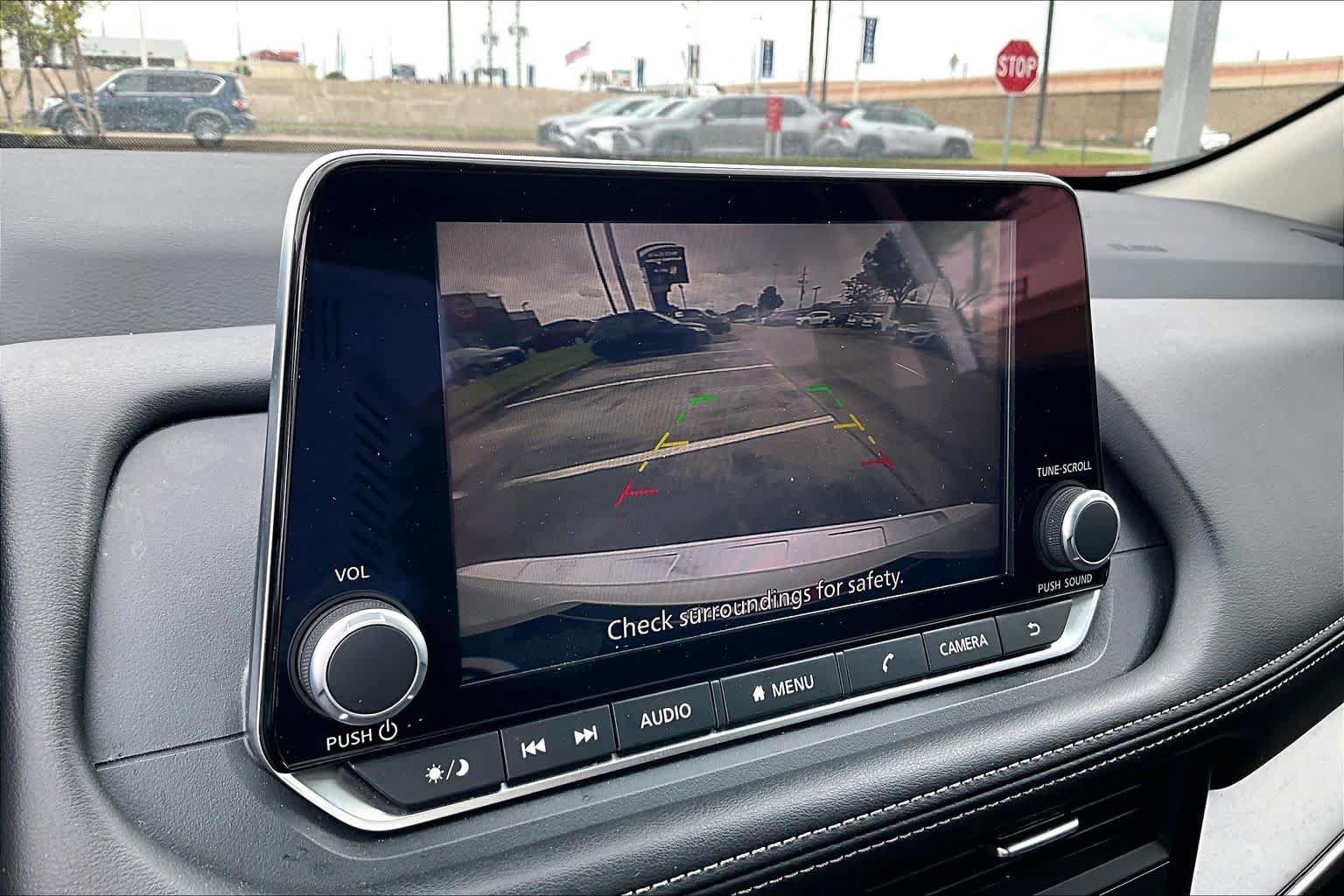 Certified 2025 Nissan Rogue SV FWD image 27