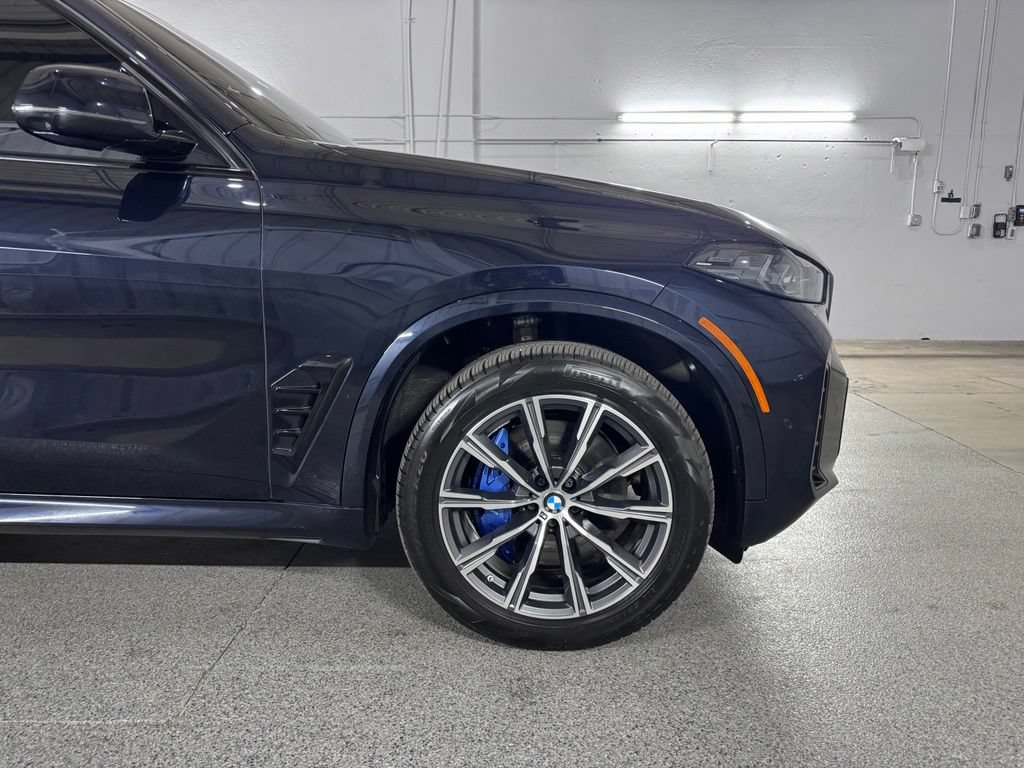 Used 2024 BMW X5 xDrive40i w/ M Sport Package AWD/4WD image 6