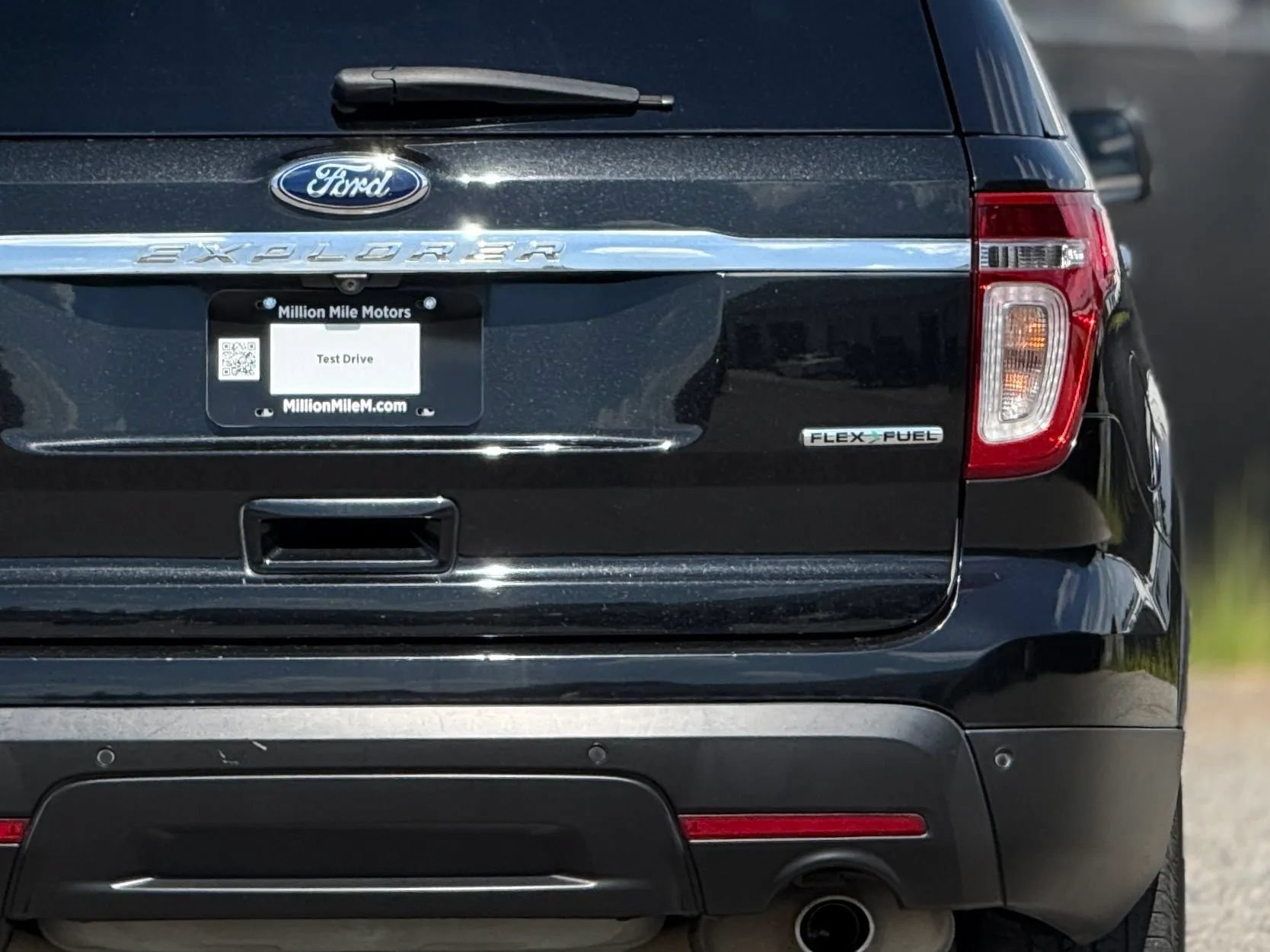 Used 2015 Ford Explorer XLT w/ Equipment Group 202B FWD image 13